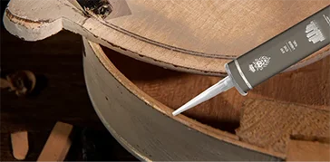 Sıvı Çivi mi Silikon mu? Hangisi Daha Sağlam?